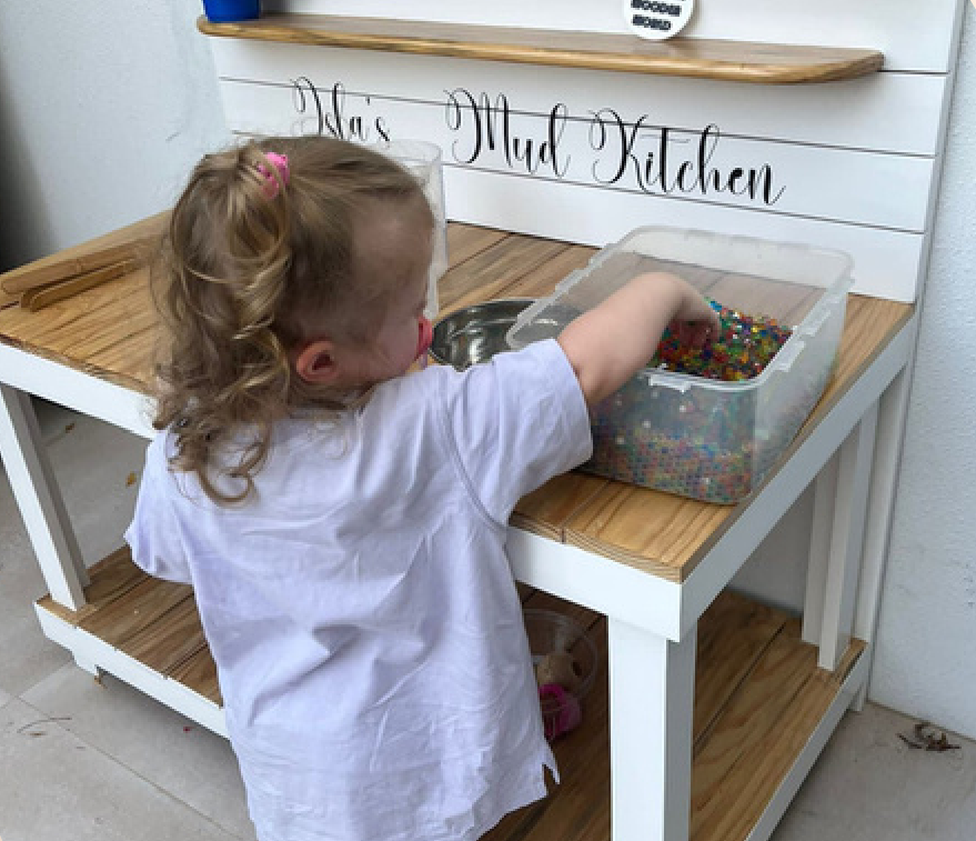 Mini Mud Kitchen